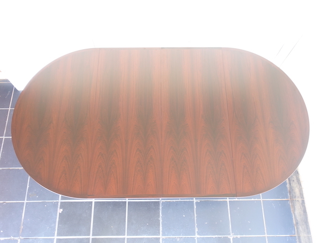 ROSEWOOD ROUND DINNING TABLE