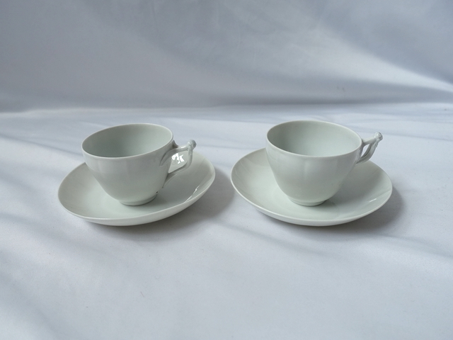 ANTIQUE WHITE CUP&SAUCER