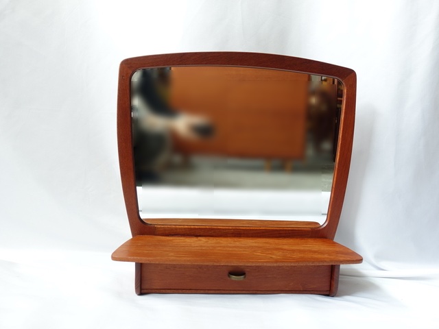 TEAK WALL MIRROR WITH 1 DRAWER