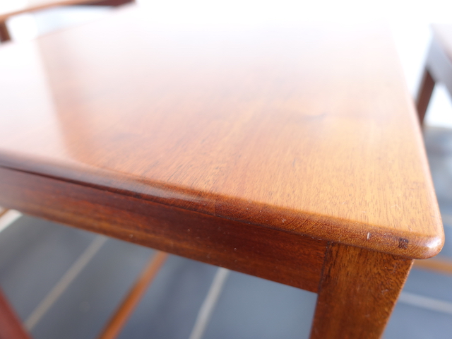 NEST OF TABLE MAHOGANY