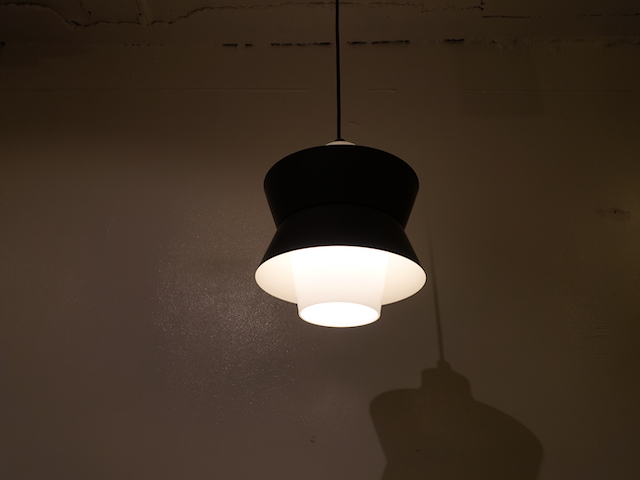 BLACK GLASS LAMP