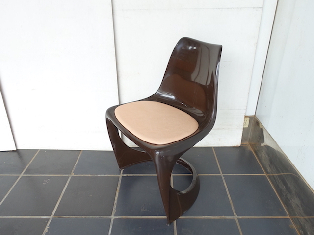 NO.290 PLASTIC SIDE CHAIR