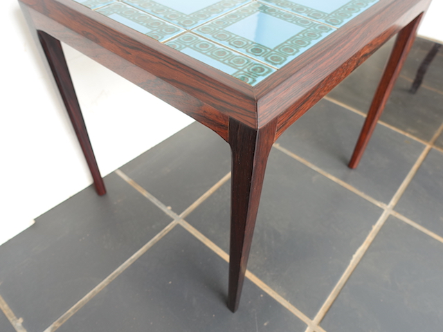 SMALL TABLE ROSEWOOD WI TILE