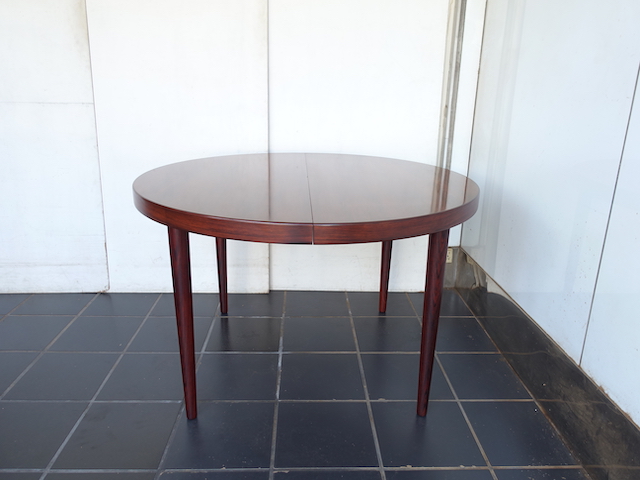 ROUND DINNING TABLE ROSE