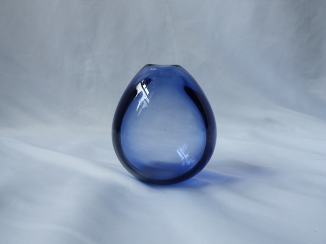 BUBBLE BLUE GLASS VASE M1