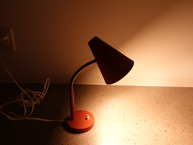 TABLE LAMP RED