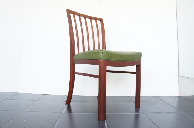 MAHOGANY CHAIR