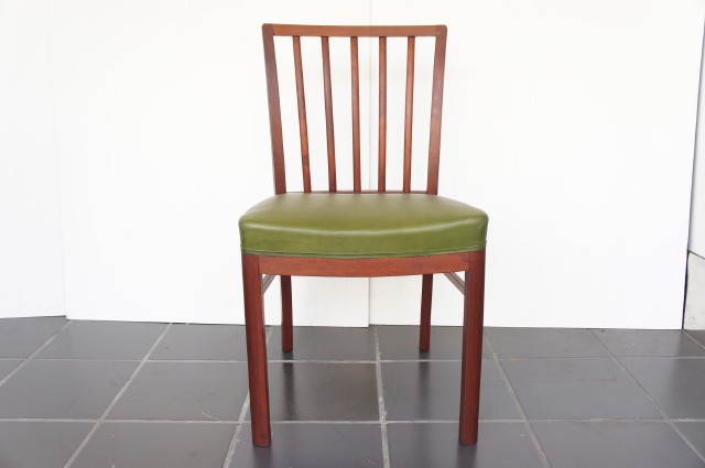 MAHOGANY CHAIR