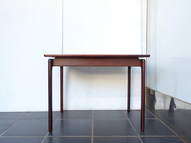 SMALL TABLE ROSEWOOD
