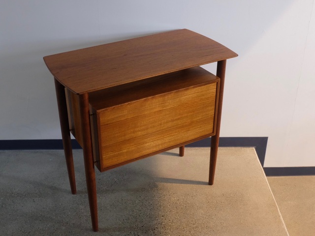 TEAK SMALL TABLE WITH 2DRAWERS