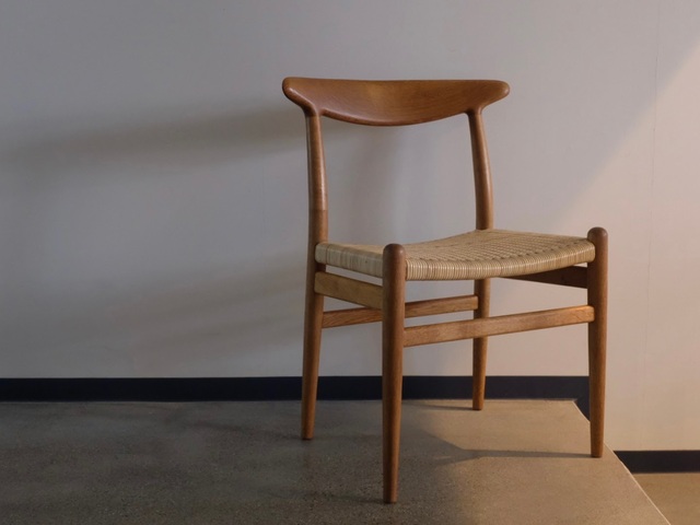 W2 OAK CHAIR