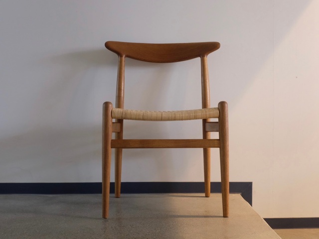 W2 OAK CHAIR