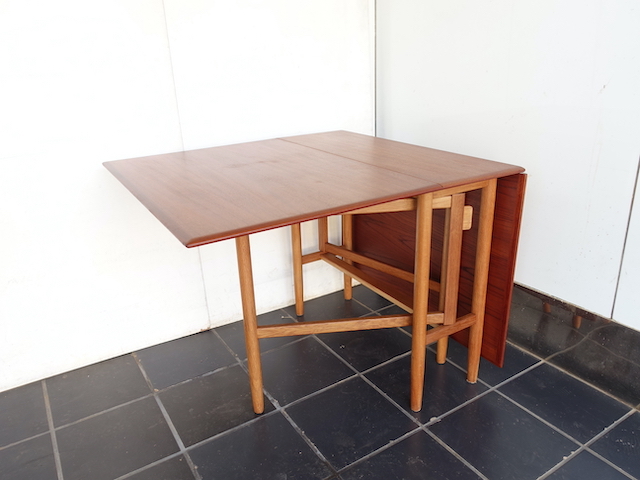 TEAK OAK BUTTERFLY TABLE