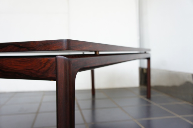 ROSEWOOD LOW TABLE