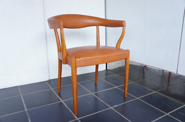 MAHOGANY ARM CHAIR