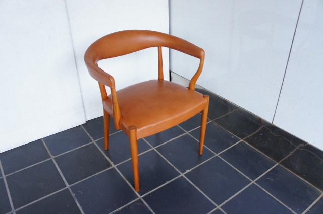 MAHOGANY ARM CHAIR